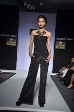 Model walk the ramp for Mona Shroff Show at lakme fashion week 2012 Day 2 in Grand Hyatt, Mumbai on 3rd March 2012 (16).JPG